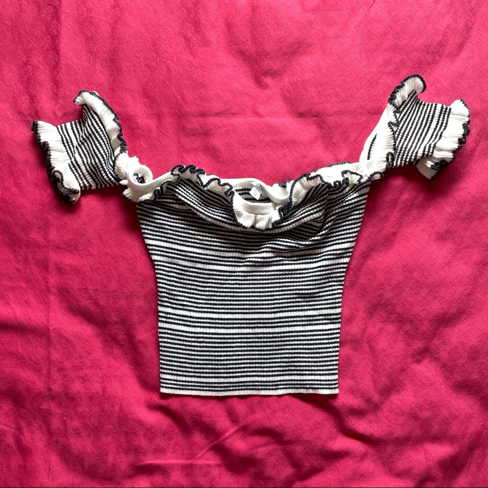 GUESS off-the-shoulder Top